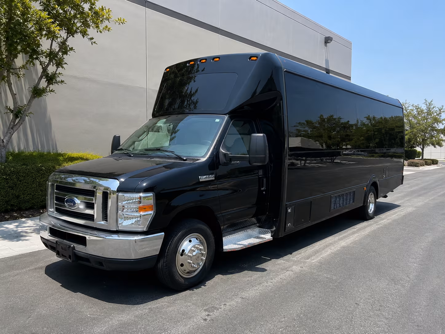 bus rentals for norwalk bachelor and bachelorette groups flying into lax