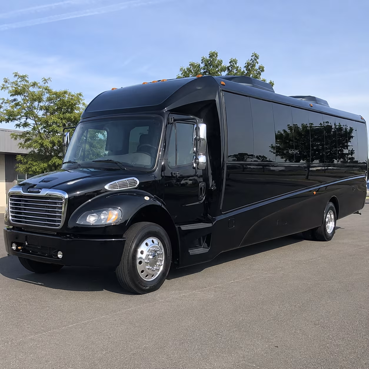 norwalk 20 passenger minibus