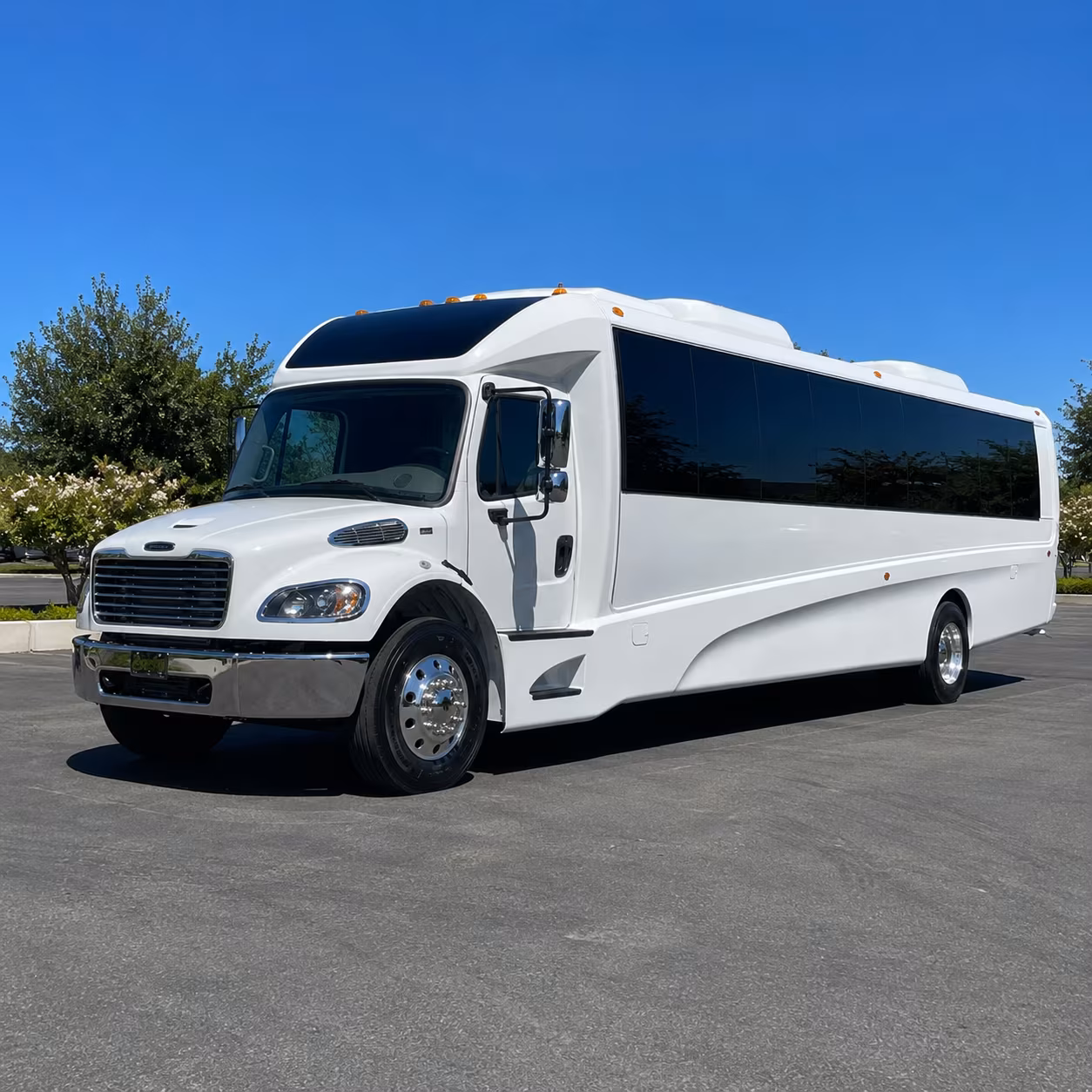 norwalk 35 passenger minibus