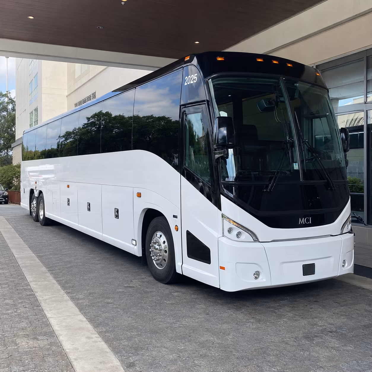 norwalk 54 passenger charter bus